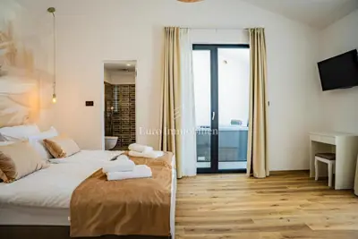 Haus zum Kauf in Višnjan, 377 m² - 20