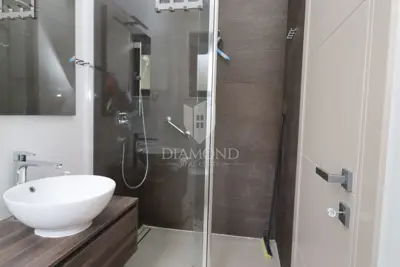 Stan, dvoetažni, Pješčana Uvala - prvi red do mora - 9