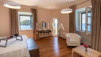 Unique holiday home on a deserted island, investment opportunity - 10