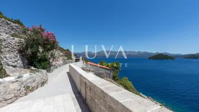 Unique holiday home on a deserted island, investment opportunity - 18