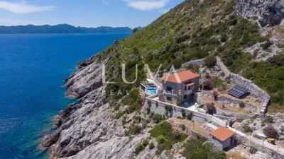 Unique holiday home on a deserted island, investment opportunity - 3