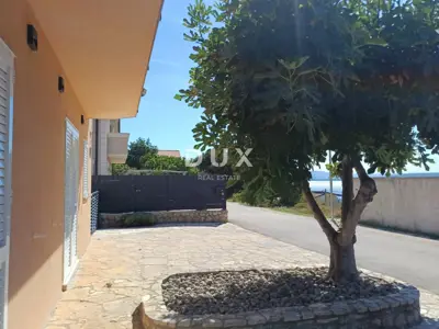 Haus 251 m², Maslenica - 3 Wohneinheiten, Meerblick - 3