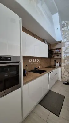 Haus 251 m², Maslenica - 3 Wohneinheiten, Meerblick - 10