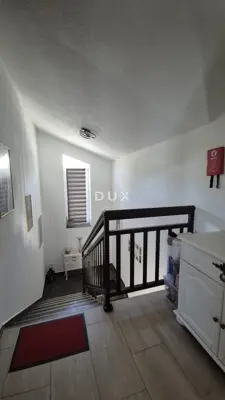 Haus 251 m², Maslenica - 3 Wohneinheiten, Meerblick - 6