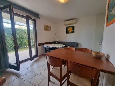 Kuća na moru s dva apartmana, 100 m od plaža - 14
