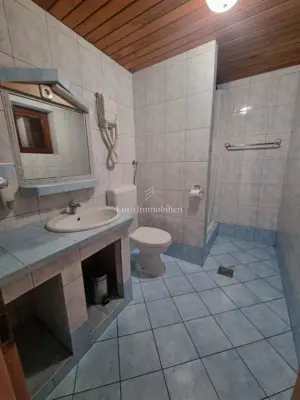 Kuća na moru s dva apartmana, 100 m od plaža - 9