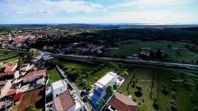 We are selling a beautiful duplex house with a pool and a view of the sea and Brijuni, in Galižana - 8