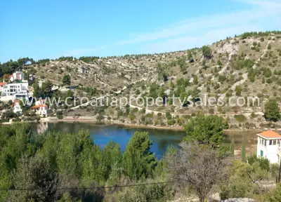 Landwirtschaftsfläche, Otok Brač - oberhalb der Bucht, 40 m vom Meer