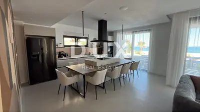 Villa 313 m², Zaton - direkt am Strand und mit Meerblick - 2