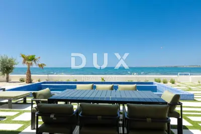 Villa 313 m², Zaton - direkt am Strand und mit Meerblick - 12