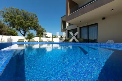 Villa 313 m², Zaton - direkt am Strand und mit Meerblick - 11