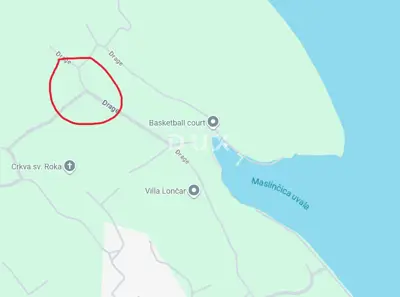 Baugrundstück, Veli Iž - 300 m vom Hafen, Infrastruktur am Grundstück