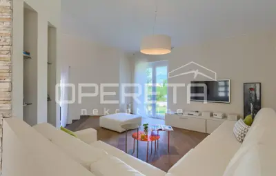 Istra, Labin, predivna kuća sa bazenom na zemljištu od 4261 m², mirna lokacija - 4