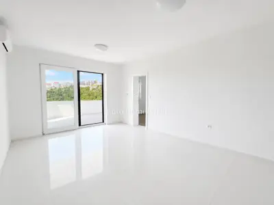 Stan 67 m², Novi Vinodolski - prizemlje, loggia i terasa - 2
