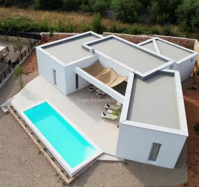 Erdgeschosshaus mit Pool und Meerblick - Umgebung von Krk