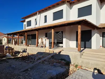 House for sale in Murvica, 241 m²