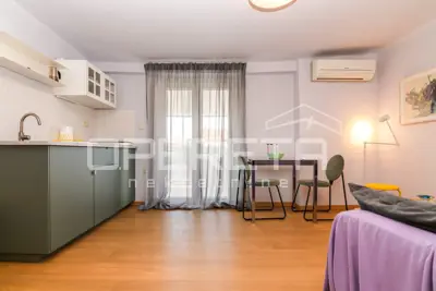 Stan 30 m², Trešnjevka sjever - novouređen i terasa - 3