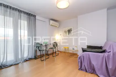 Stan 30 m², Trešnjevka sjever - novouređen i terasa