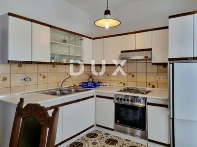 Haus 220 m², Labin - ruhige Straße und zwei Wohneinheiten - 10