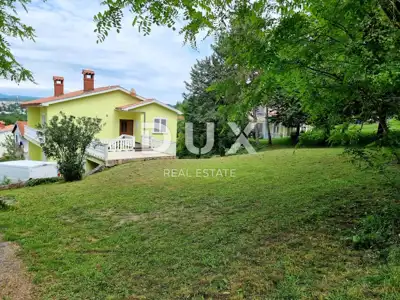 Haus 220 m², Labin - ruhige Straße und zwei Wohneinheiten - 2