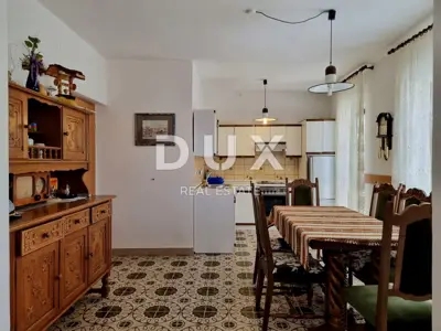 Haus 220 m², Labin - ruhige Straße und zwei Wohneinheiten - 9