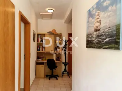 Haus 220 m², Labin - ruhige Straße und zwei Wohneinheiten - 11