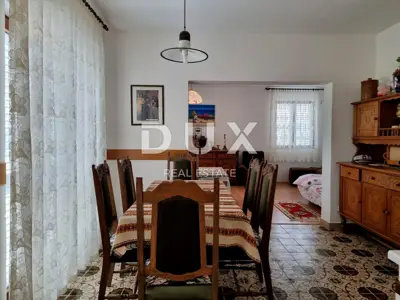 Haus 220 m², Labin - ruhige Straße und zwei Wohneinheiten - 8