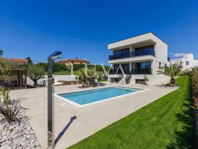 Villa 217 m², Poreč - Pool, Sauna und Fitnessraum