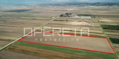 Building land 28,520 m², Nova Ves Petrijanečka by the road - 2