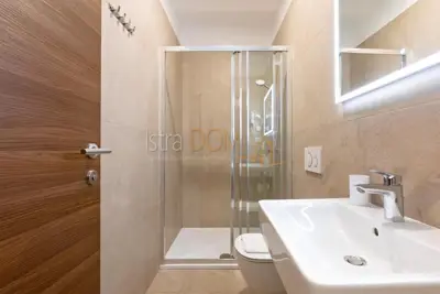 *Stan u centru Pule sa 4 studio apartmana* - 8