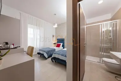 *Stan u centru Pule sa 4 studio apartmana* - 3