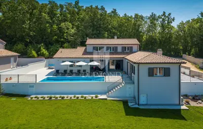 Ekluzivna Villa na mirnoj lokaciji nadomak grada Labina
