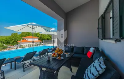 Exklusive Villa in ruhiger Lage unweit der Stadt Labin - 7