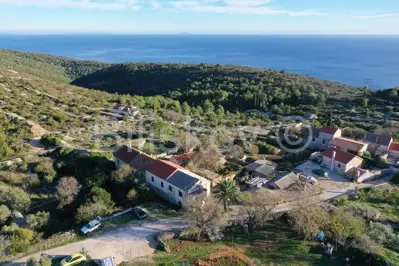 For sale Vis Komiža stone house aux.objects agricult. land