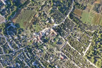 Vis, Komiža, kamena kuća s velikim zemljištem - 4