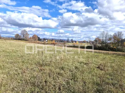 Landwirtschaftsfläche 25.000 m², Gospić - an der Hauptstraße - 2