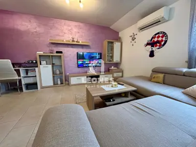 Apartment 65 m², Novigrad, quiet location near the center and the sea - 2