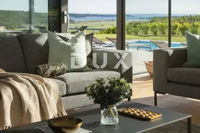 Villa 258 m², Novigrad - panoramic sea view - 8