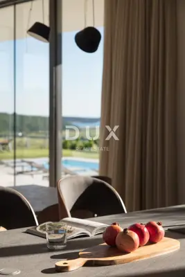 Villa 258 m², Novigrad - panoramic sea view - 7
