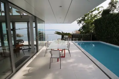 Vila, Rijeka-Kantrida, uz more i pogled na more