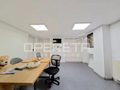 Gewerbeimmobilie zum Kauf in Centar, 201 m²
