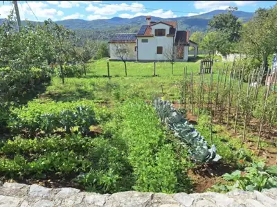 Building plot 692 m², Brešca - quiet location