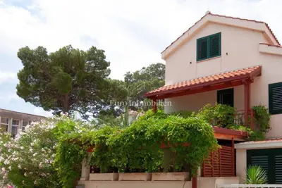 Kuća 62 m², centar Omiša - 3 etaže i terasa