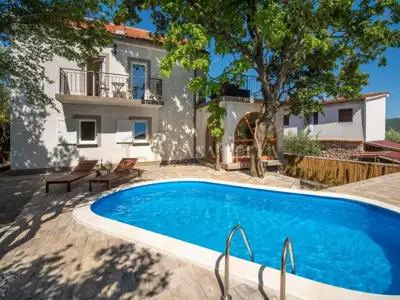 Kuća 250 m², Kornić na otoku Krku, bazen i okućnica - 16