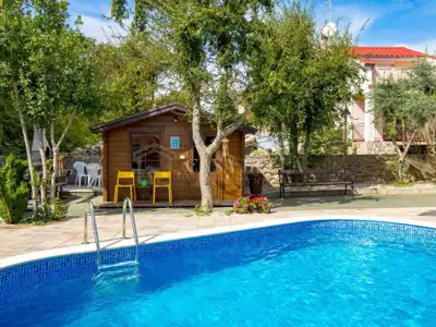 Kuća 250 m², Kornić na otoku Krku, bazen i okućnica - 15