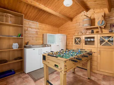 Kuća 250 m², Kornić na otoku Krku, bazen i okućnica - 19