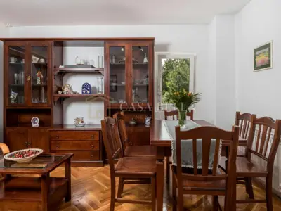 Kuća 250 m², Kornić na otoku Krku, bazen i okućnica - 8
