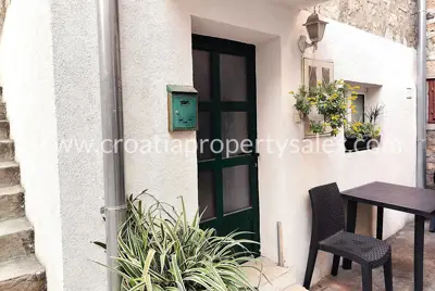 Kamena kuća u Kaštelima, 30 m od mora, stari grad - 13