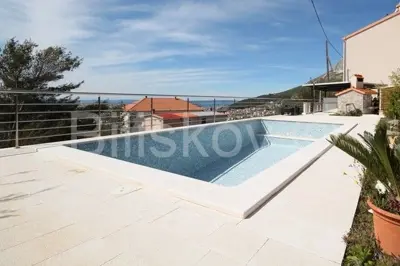 Haus 520 m², Klis - Panoramablick auf das Meer