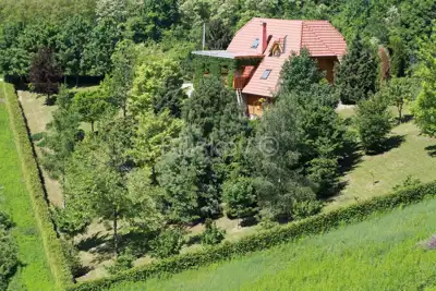 Gornja Voća, samostojeća kuća, bazen, vrt